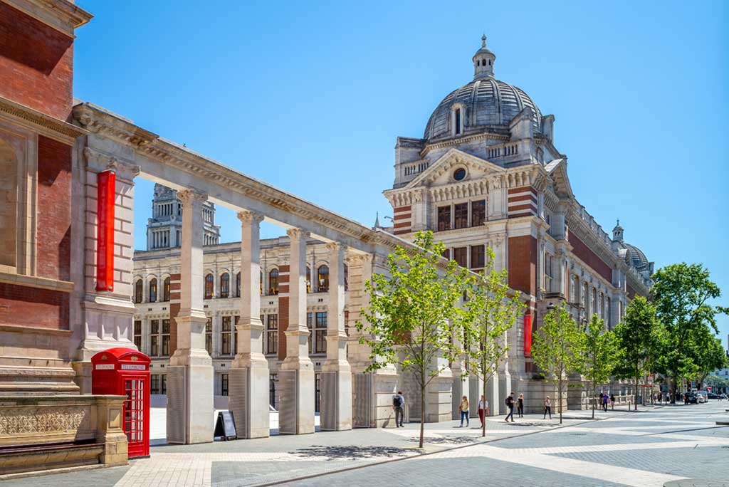 Victoria and Albert Museum – Fashioned from Nature