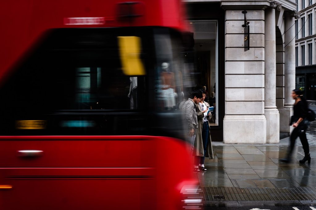 Trabalhar em Londres: Tudo sobre salário e vagas de emprego