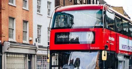 Ônibus hop-on hop-off em Londres: o que é e como funciona